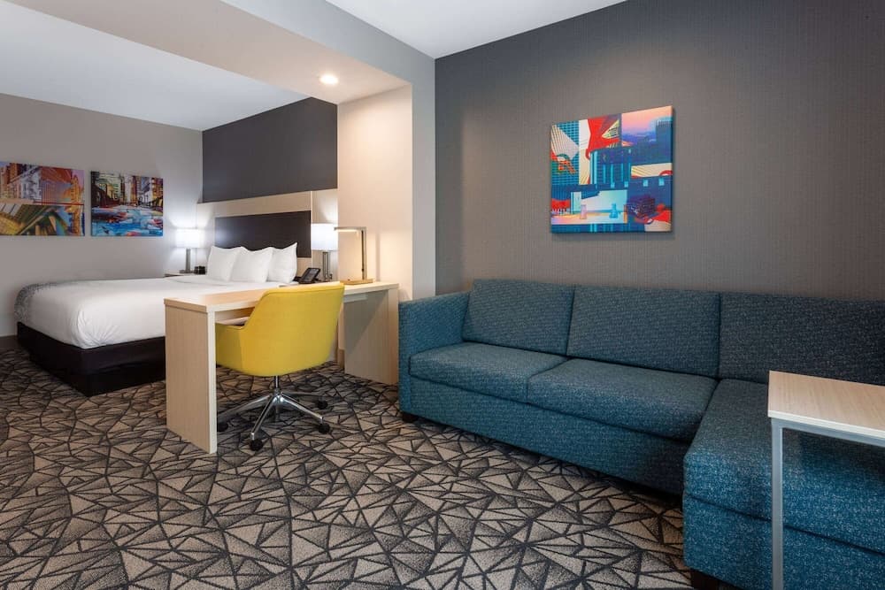 La Quinta Inn & Suites by Wyndham Shorewood gallery photo in Joliet, IL — image 11
