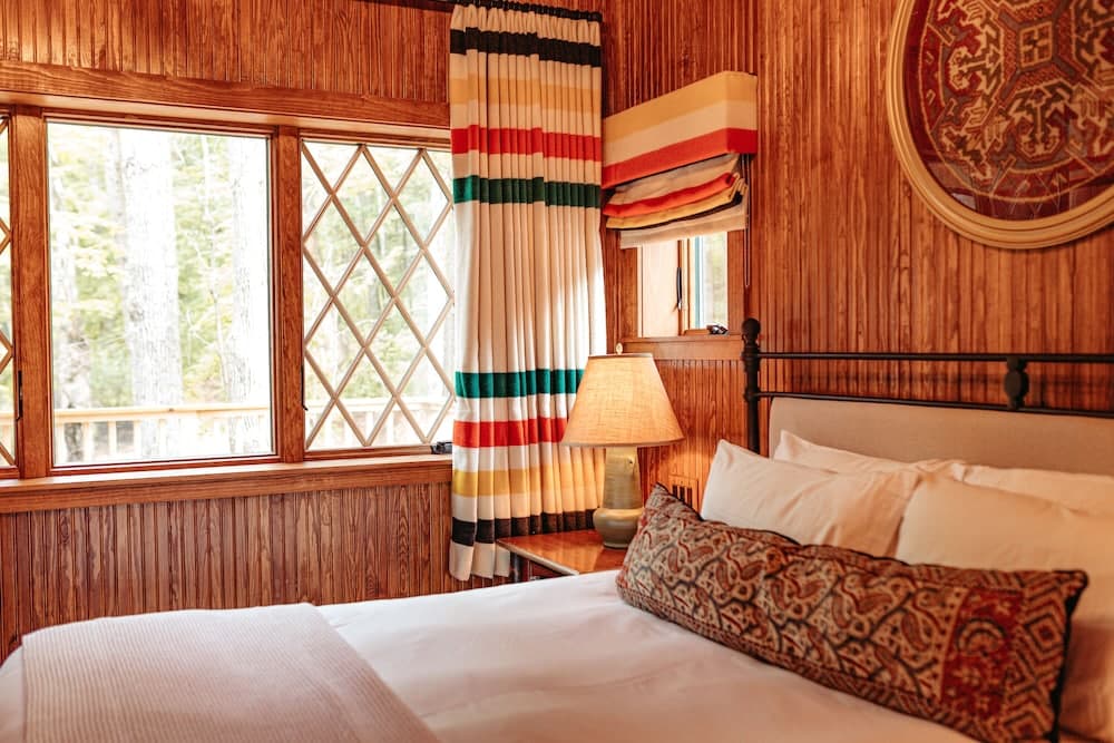 Deer Mountain Inn interior in Haines Falls, NY — gallery photo 2