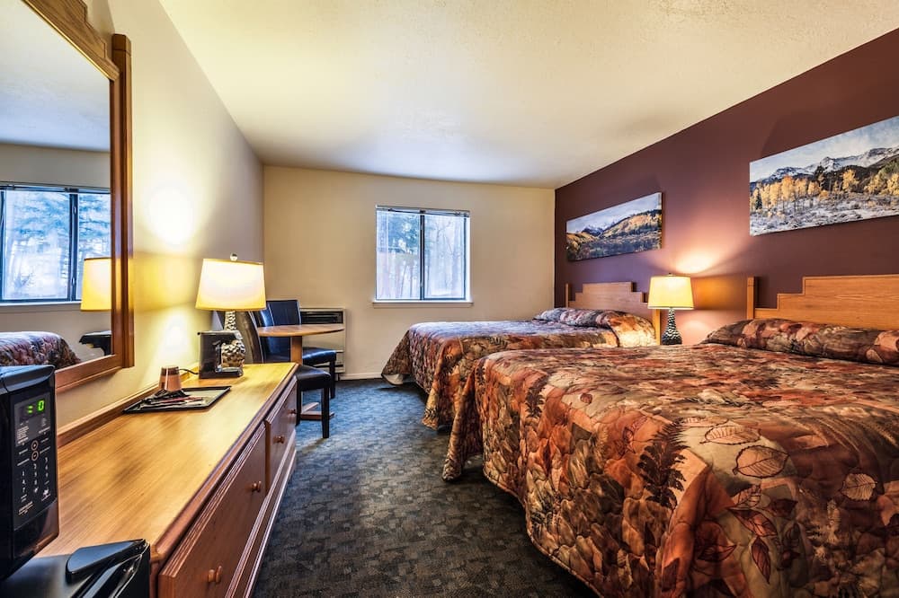 Sipapu Ski and Summer Resort property views in Vadito, NM — gallery photo 3