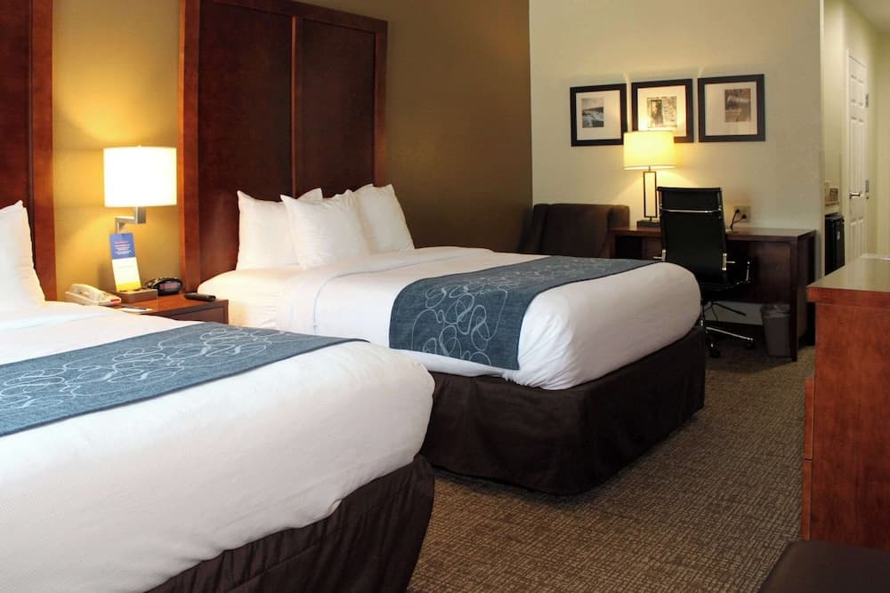 Holiday Inn Express & Suites Leesburg - Historic District by IHG property views in Leesburg, VA — gallery photo 3