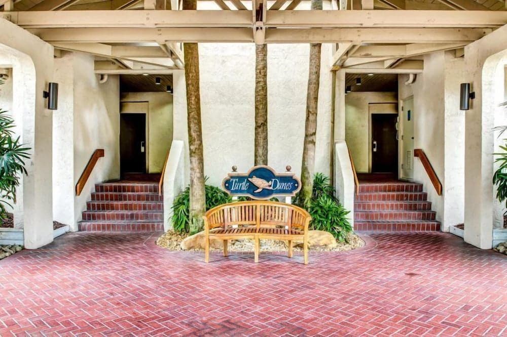 1829 Turtle Dunes interior in Fernandina Beach, FL — gallery photo 2
