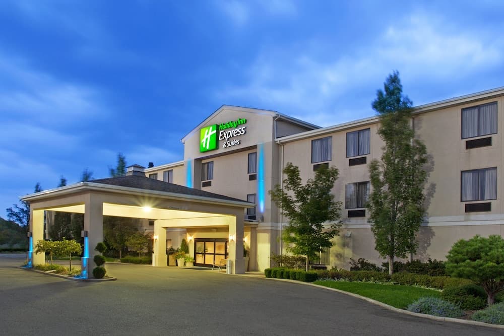 Holiday Inn Express & Suites Alliance by IHG featured exterior or lobby in Alliance, OH — similar hotel