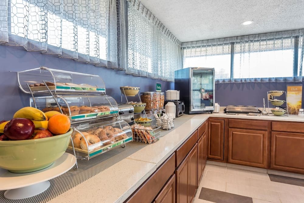 Quality Inn Pinehurst Area property views in Aberdeen, NC — gallery photo 3