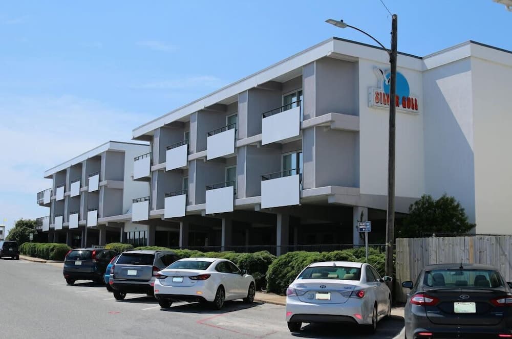 Silver Gull Motel property views in Wrightsville Beach, NC — gallery photo 3