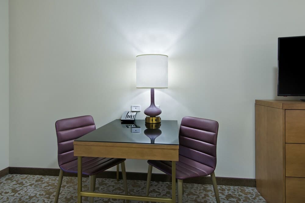 Oxford Suites Sonoma County gallery photo in Rohnert Park, CA — image 48