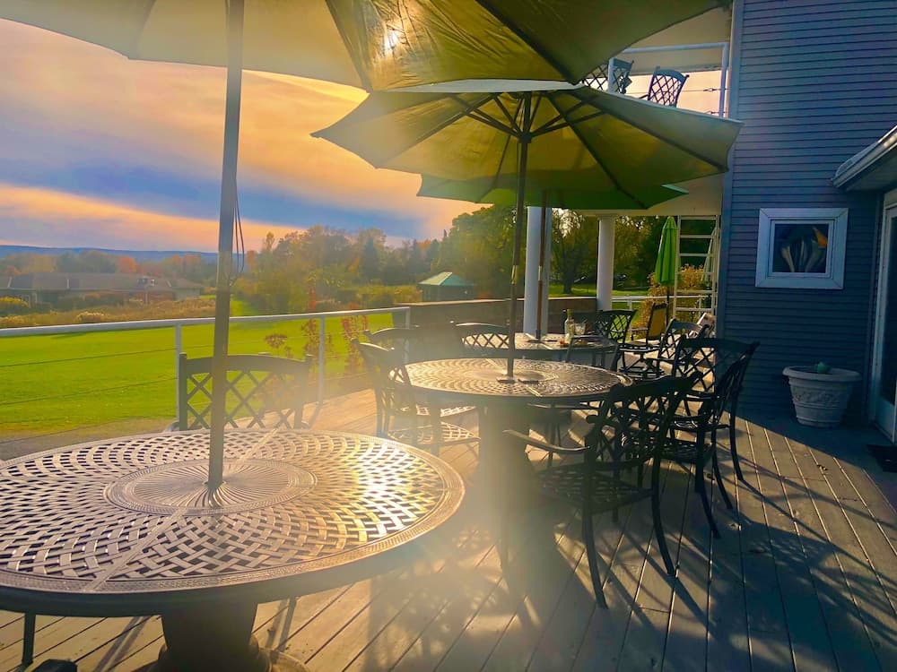 Cayuga Lake Inn Ithaca Hotel Alt  property views in Lansing, NY — gallery photo 3