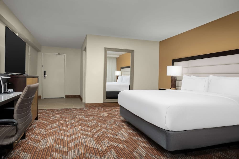 DoubleTree by Hilton Greensboro Airport gallery photo in Greensboro, NC — image 10