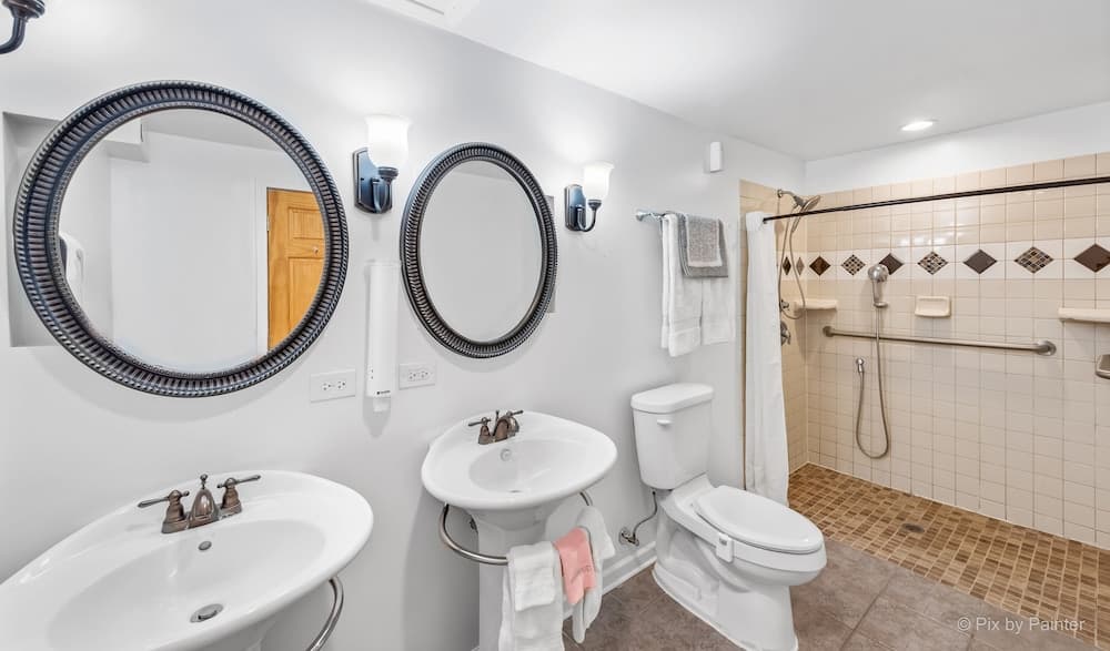 HARMONY INN interior in Huntley, IL — gallery photo 2
