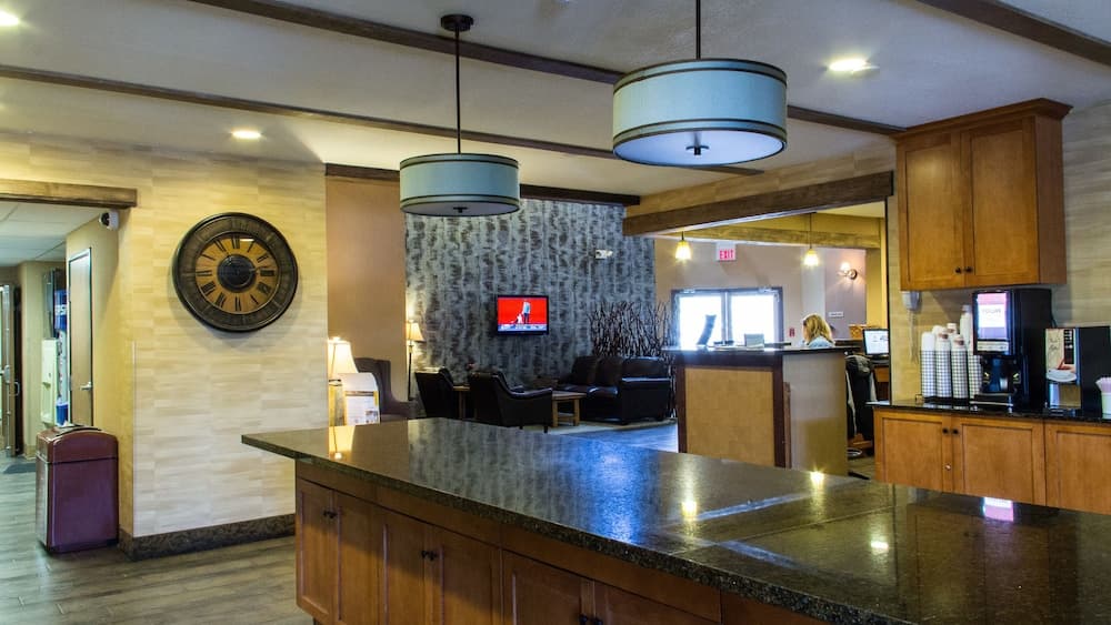 Comfort Inn Flagstaff South I-17 interior in Flagstaff, AZ — gallery photo 2