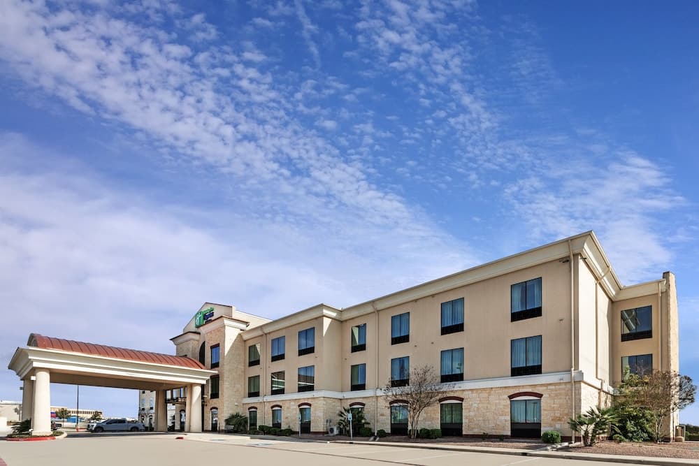 Holiday Inn Express & Suites Floresville by IHG featured exterior or lobby in Floresville, TX — similar hotel