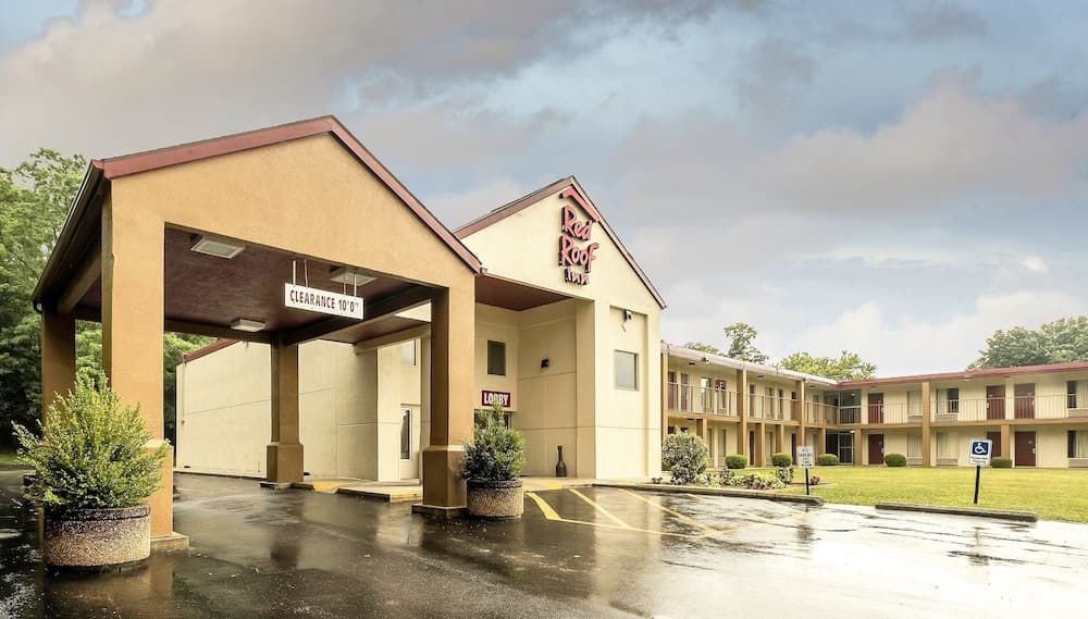 Red Roof Inn Hagerstown - Williamsport, MD featured exterior or lobby in Williamsport, MD — similar hotel
