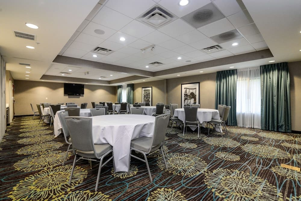 Hampton Inn Brighton gallery photo in Brighton, MI — image 52