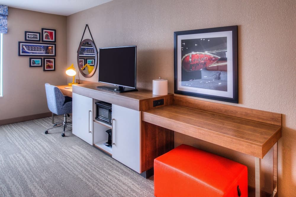 Hampton Inn & Suites Wixom gallery photo in Wixom, MI — image 42