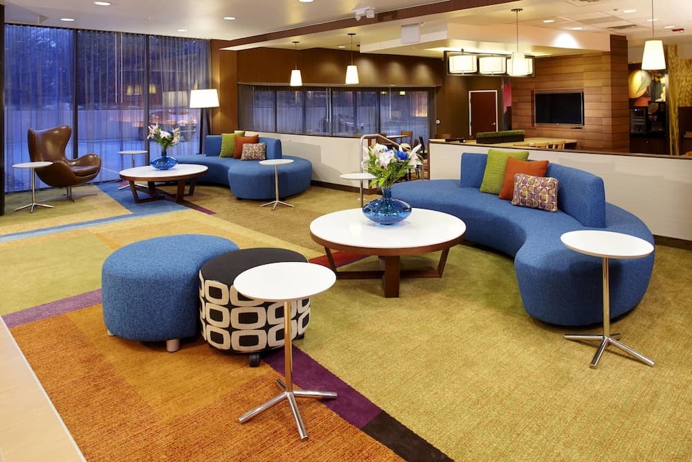 Fairfield Inn & Suites by Marriott Parsippany interior in Parsippany, NJ — gallery photo 2