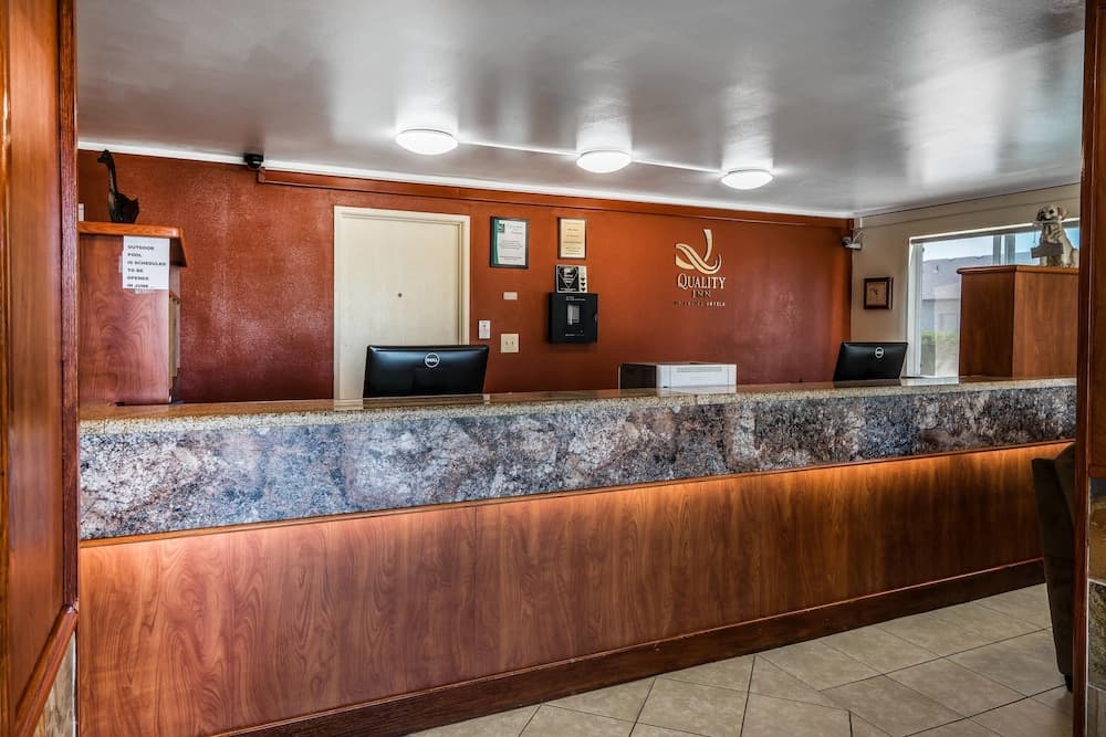 Quality Inn Othello interior in Othello, WA — gallery photo 2