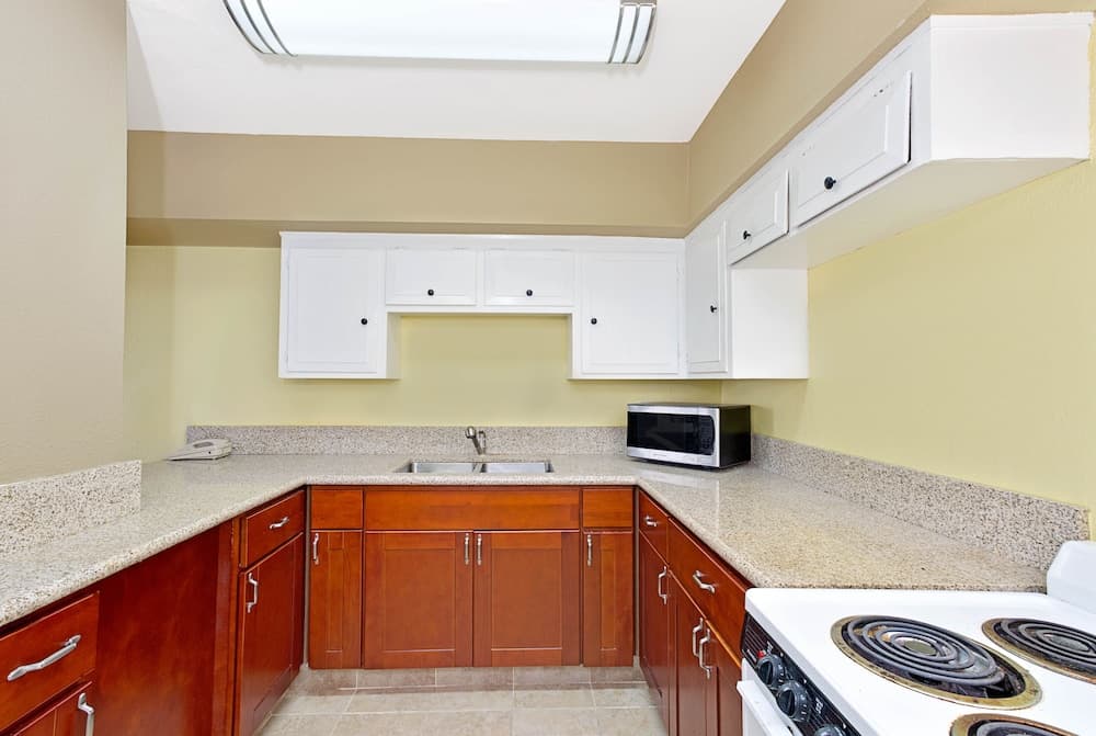 MC Pacific Inn & Suites gallery photo in Torrance, CA — image 11