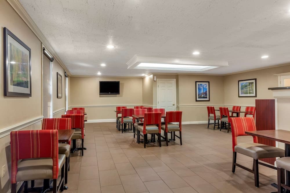 Comfort Inn Rockland - Boston interior in Rockland — gallery photo 2