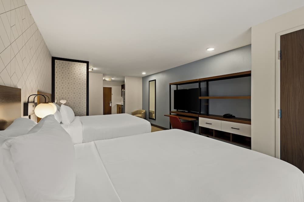 Everhome Suites Brownsville gallery photo in Brownsville, TX — image 9