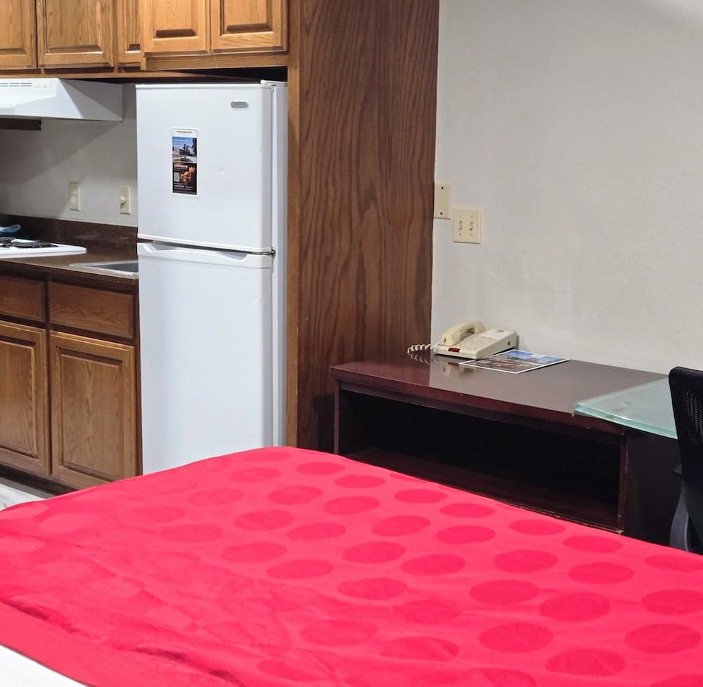 Town House Extended Stay Hotel Downtown property views in Lincoln, NE — gallery photo 3
