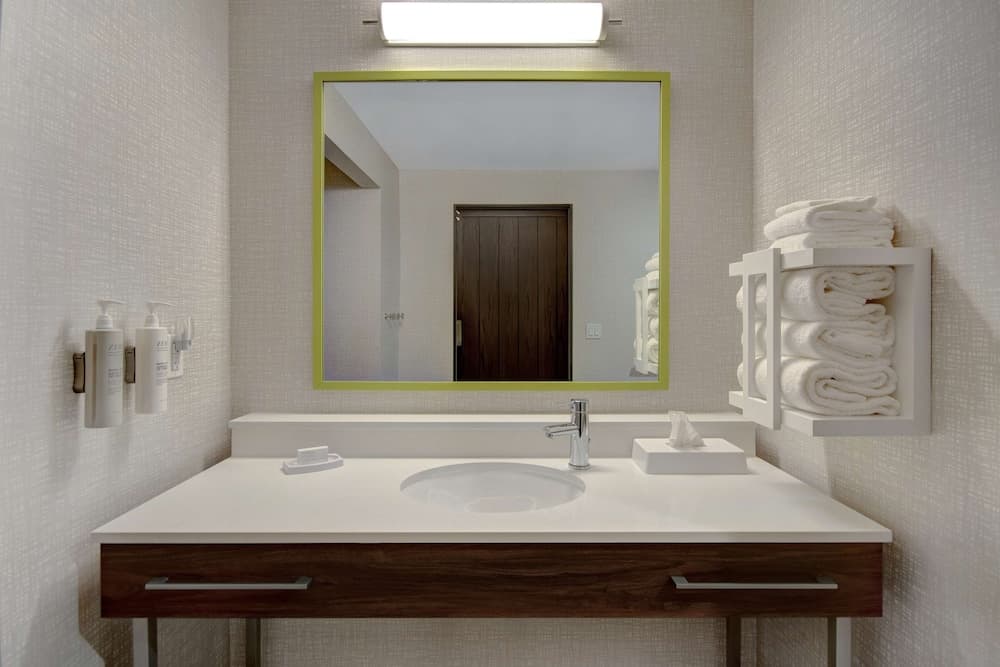 Hampton Inn & Suites Ontario Rancho Cucamonga gallery photo in Rancho Cucamonga, CA — image 9