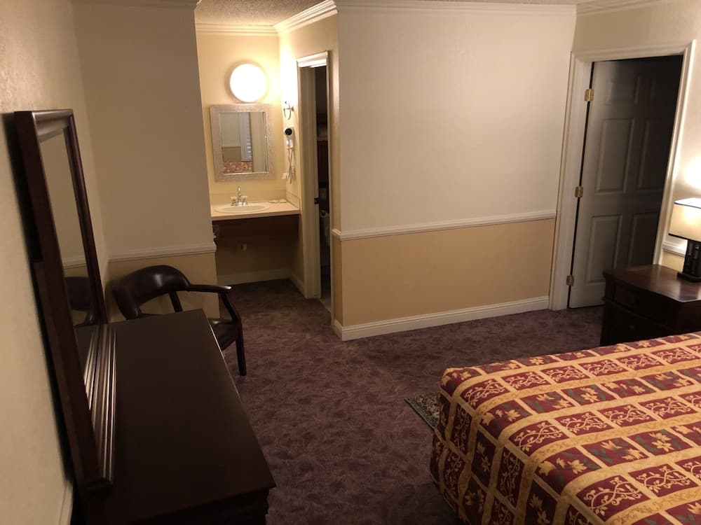 National 9 Inn property views in Buttonwillow, CA — gallery photo 3