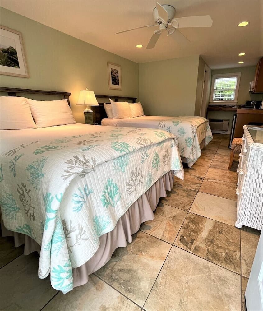 Beach Breeze Inn gallery photo in Falmouth, MA — image 41