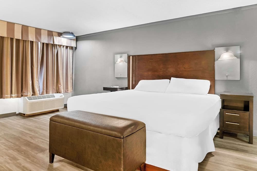 Rodeway Inn & Suites Saginaw I-675 gallery photo in Saginaw, MI — image 26