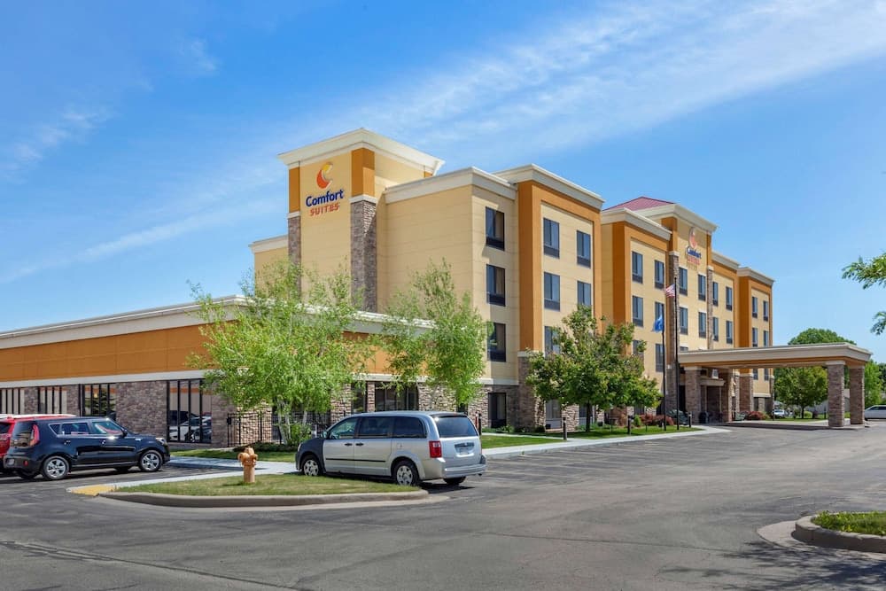 Comfort Suites Oshkosh West gallery photo in Oshkosh, WI — image 7