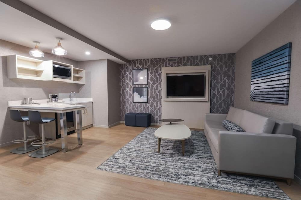 Radisson Plaza Hotel at Kalamazoo Center gallery photo in Kalamazoo, MI — image 15