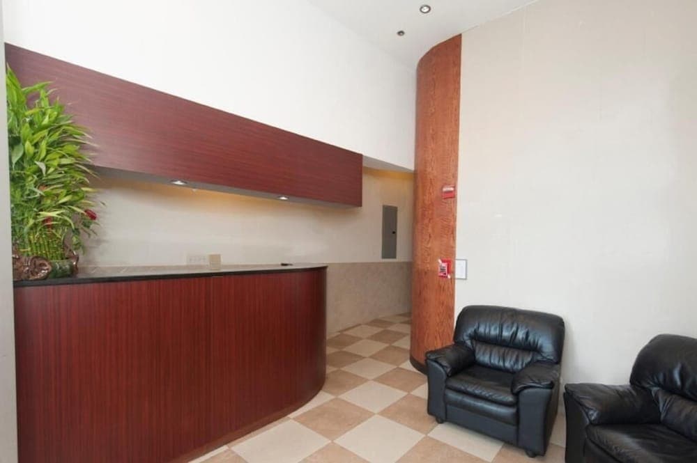 Super Lake Hotel interior in Flushing, NY — gallery photo 2