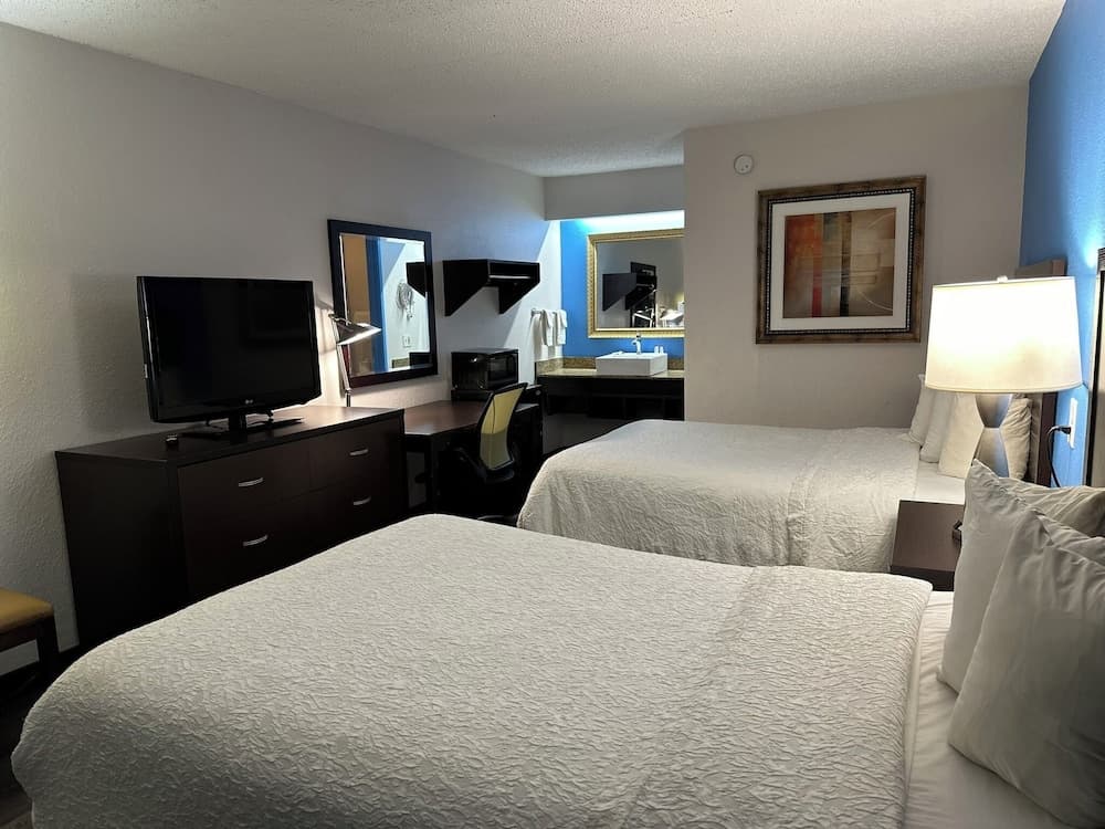 American Inn and Suites Bishop gallery photo in Flint, MI — image 18