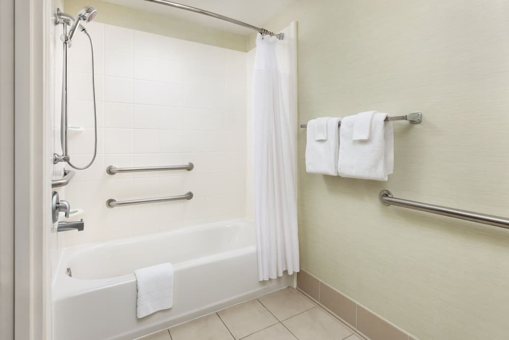 Courtyard Flint by Marriott gallery photo in Flint, MI — image 25