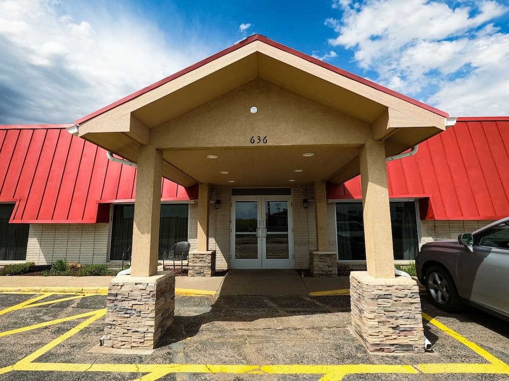 Salina Inn featured exterior or lobby in Salina, KS — similar hotel