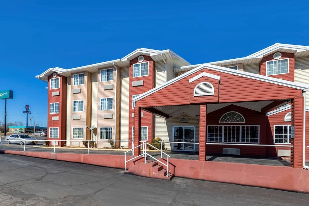 Quality Inn Sallisaw featured exterior or lobby in Sallisaw, OK — similar hotel