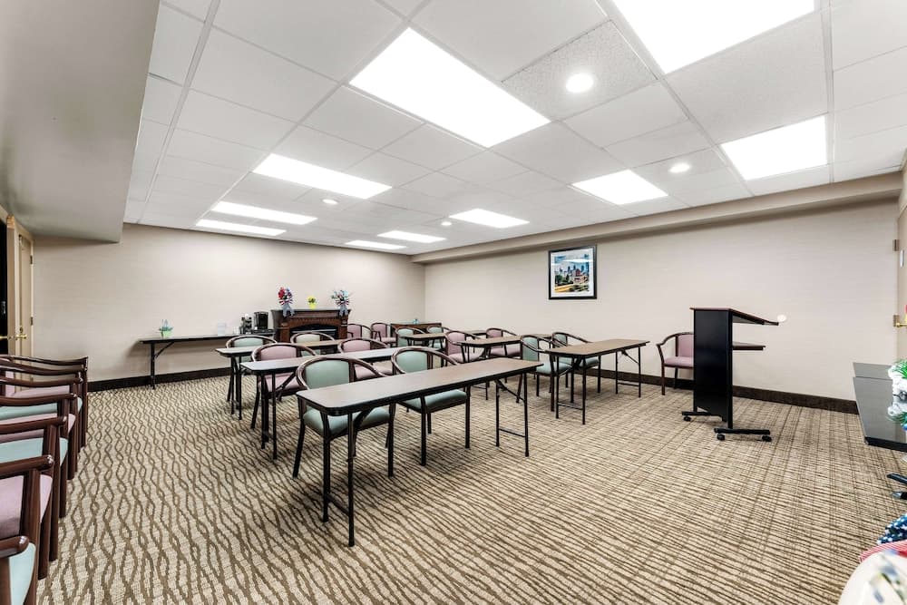 SureStay Plus by Best Western Reading North gallery photo in Reading, PA — image 4