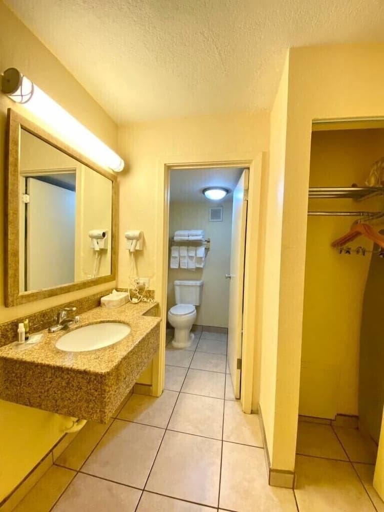 Ocotillo Inn property views in El Centro, CA — gallery photo 3