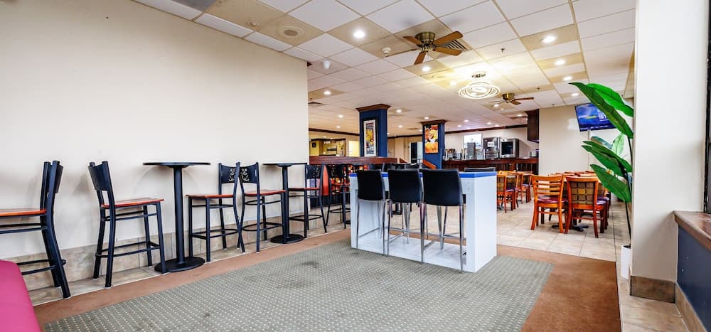 New Victorian Inn & Suites Omaha gallery photo in Omaha, NE — image 17