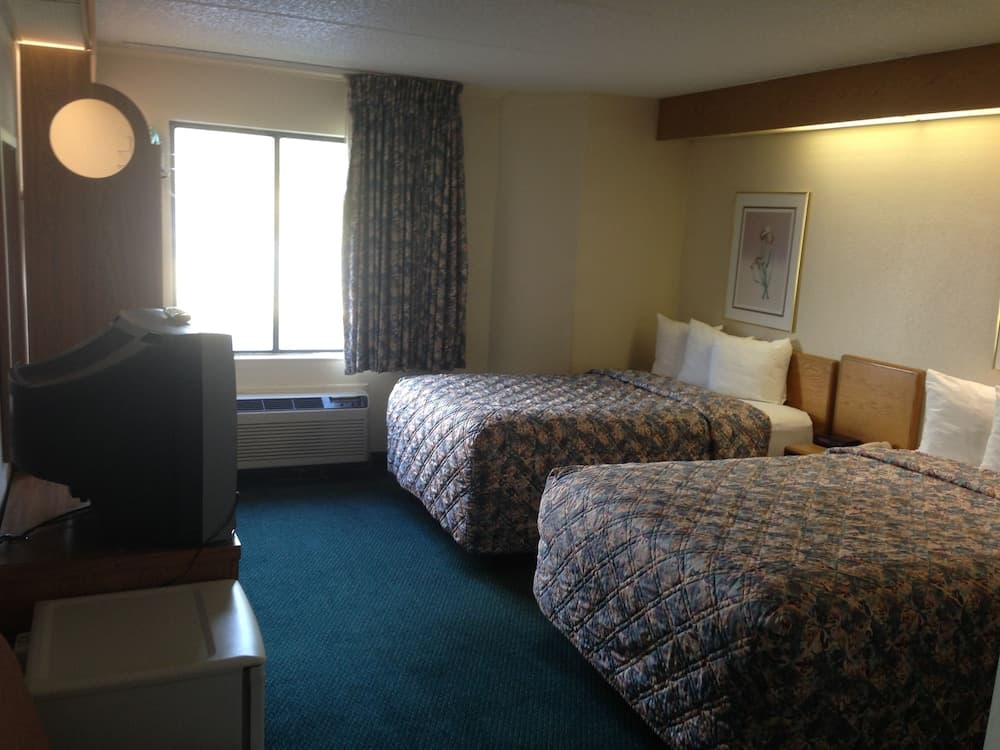 Economy Inn Brunswick property views in Brunswick, GA — gallery photo 3