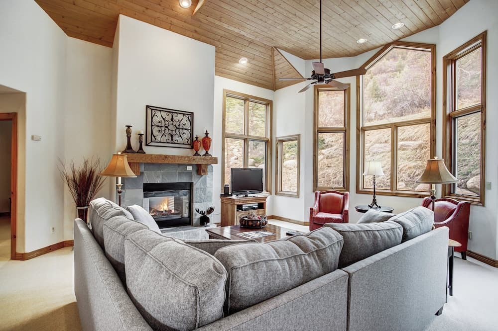 Arrowhead Village, A Vail Resorts Property featured exterior or lobby in Edwards, CO — similar hotel