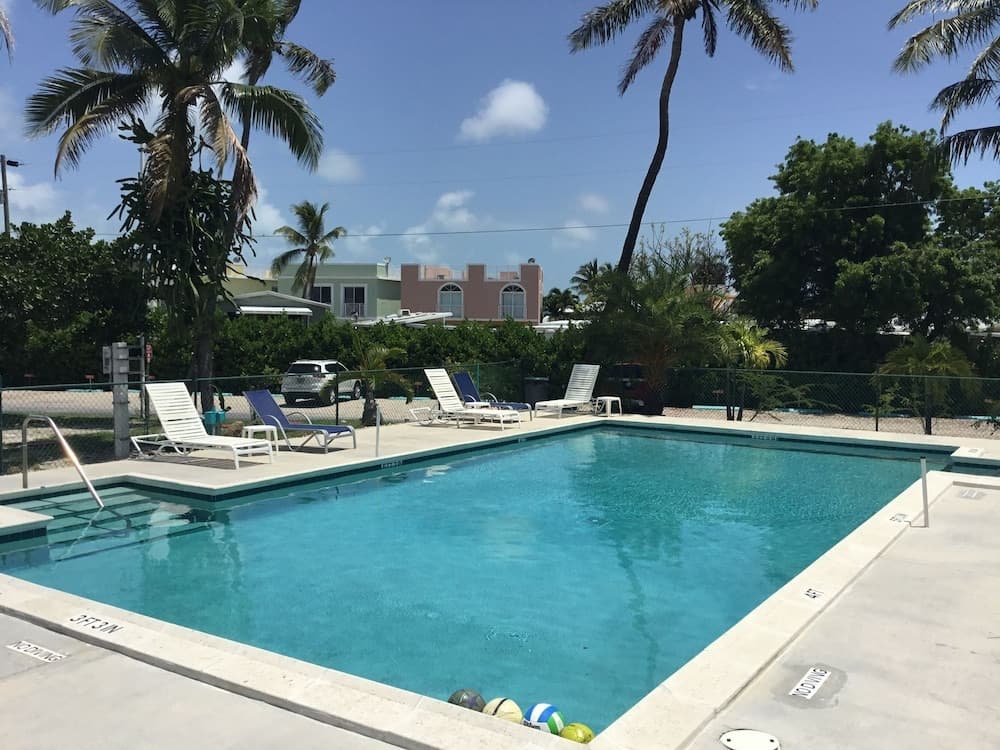 Edgewater Lodge interior in Long Key, FL — gallery photo 2