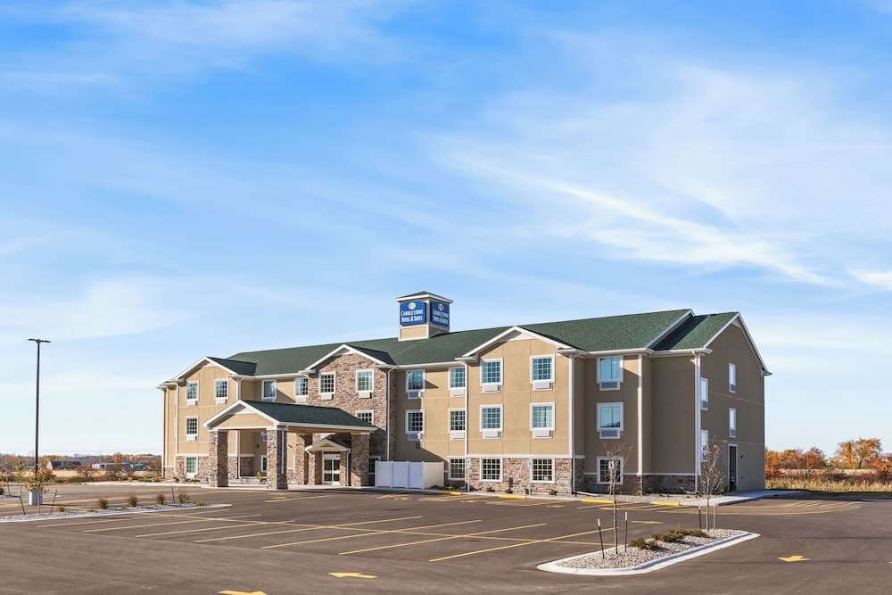 Cobblestone Hotel & Suites - Eaton featured exterior or lobby in Eaton, OH — similar hotel