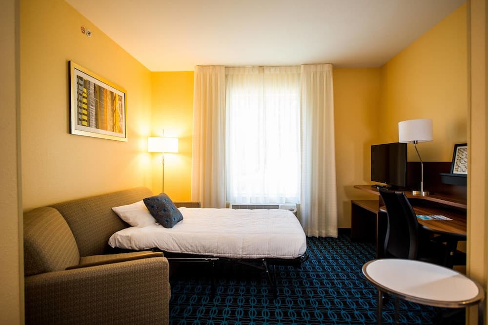 Fairfield Inn & Suites Cambridge interior in Cambridge, OH — gallery photo 2