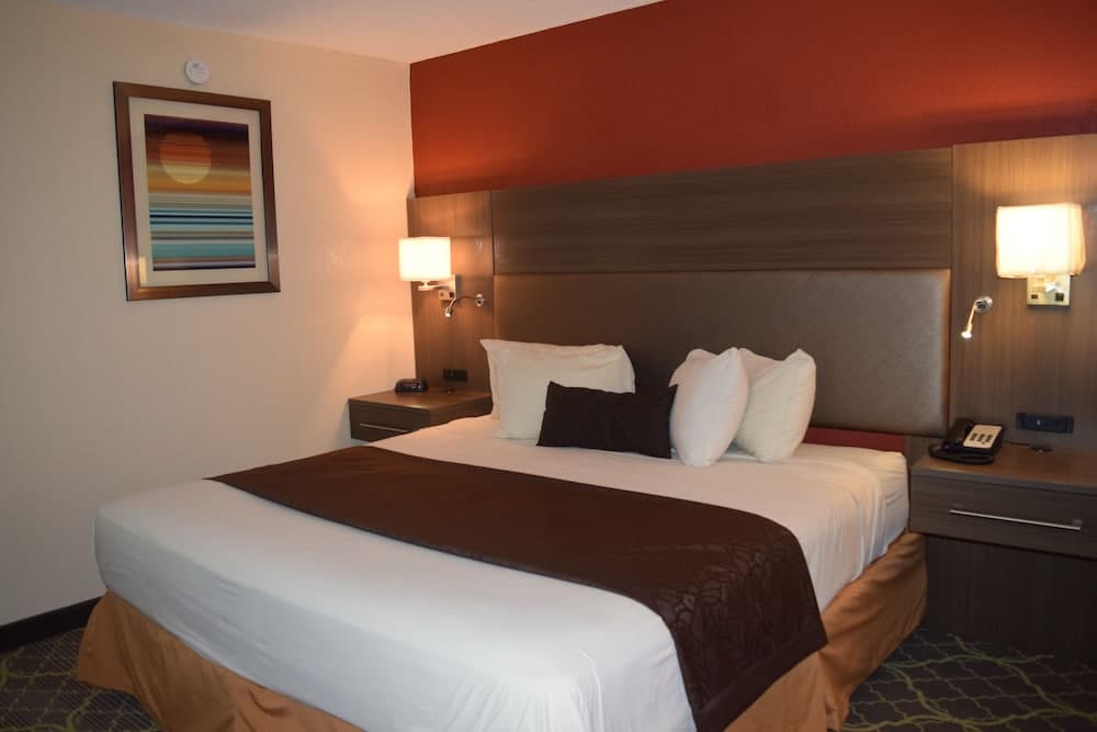 American Inn & Suites West Memphis I-40/I-55 interior in West Memphis, AR — gallery photo 2