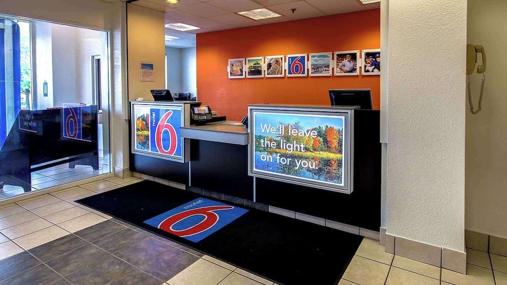 Studio 6 King Of Prussia, Pa - Philadelphia interior in Wayne, PA — gallery photo 2