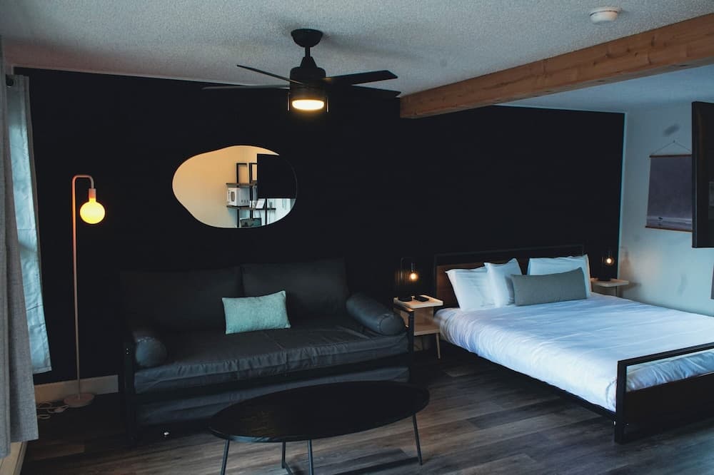 The Spinn interior in Manzanita, OR — gallery photo 2