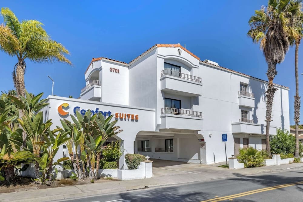 Comfort Suites San Clemente Beach featured exterior or lobby in San Clemente, CA — similar hotel