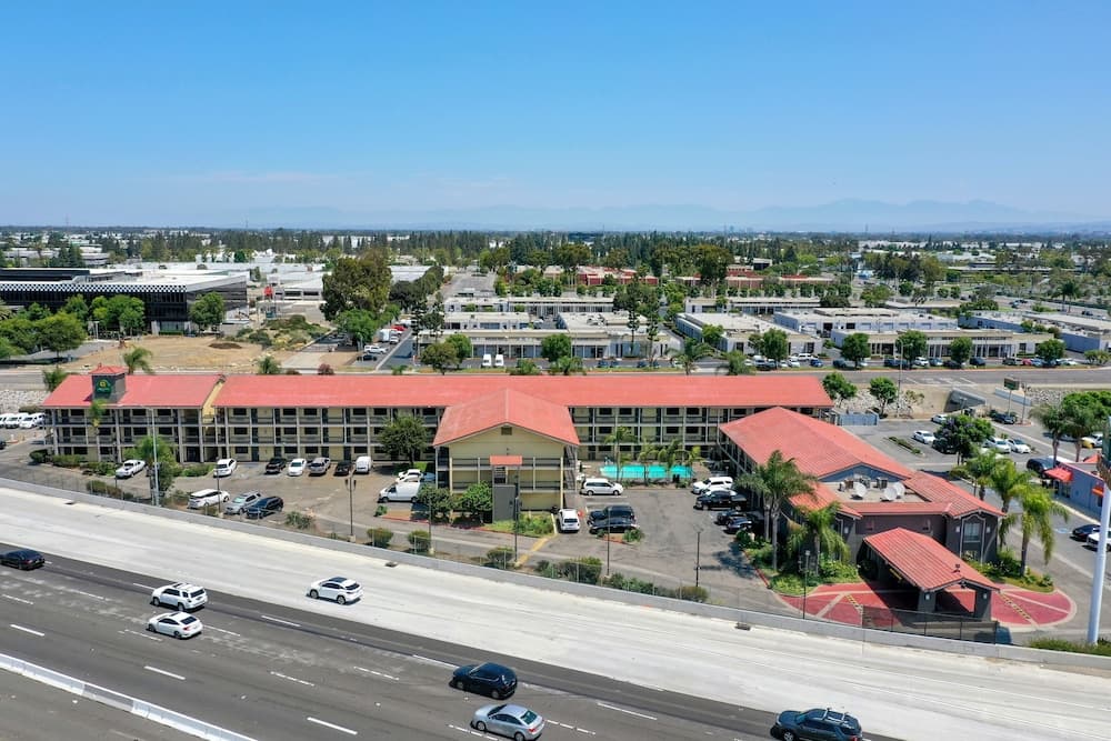 La Quinta Inn by Wyndham Costa Mesa / Newport Beach gallery photo in Costa Mesa, CA — image 14