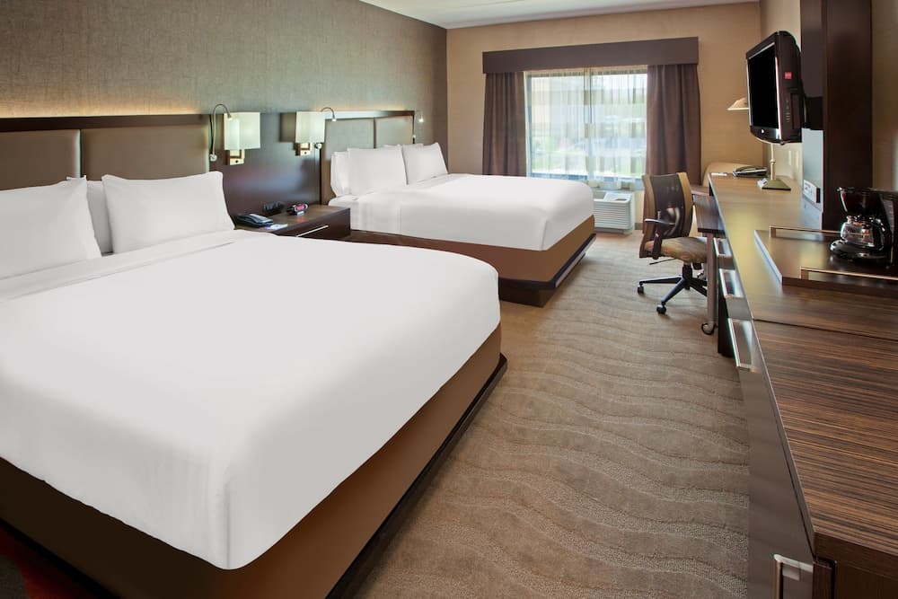 Holiday Inn Express and Suites Columbus Edinburgh by IHG interior in Edinburgh, IN — gallery photo 2