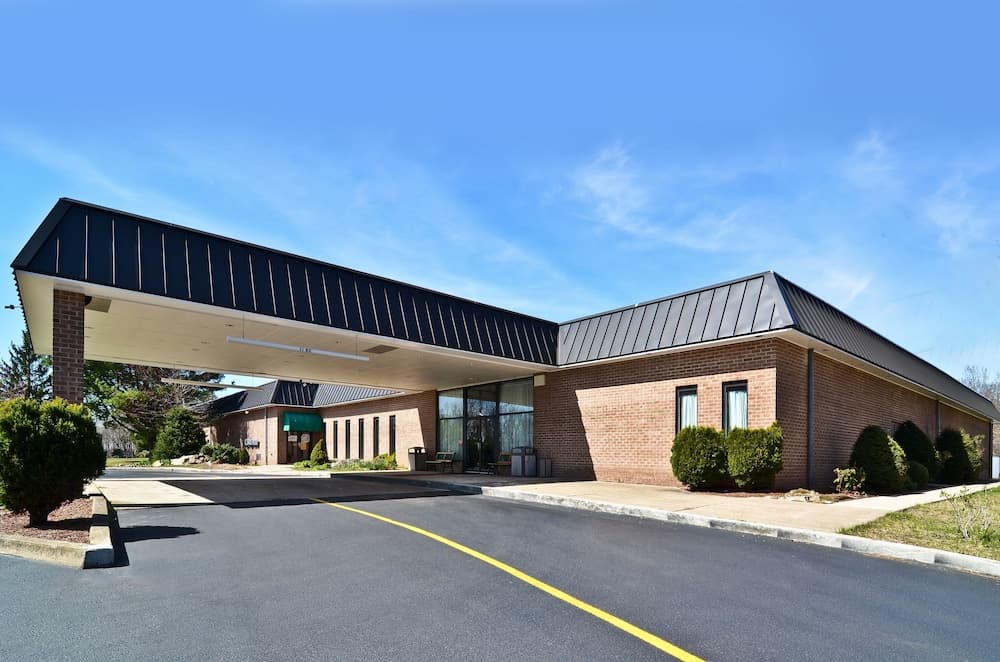 Pocono Resort Conference Center - POCONO MOUNTAINS featured exterior or lobby in White Haven, PA — similar hotel