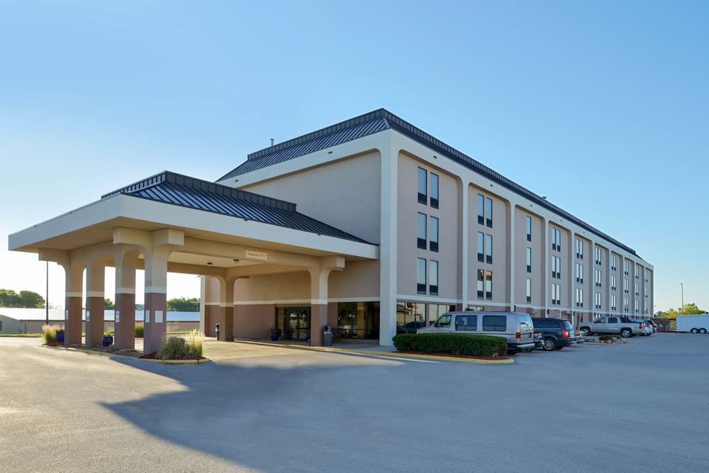 New Victorian Inn & Suites Omaha gallery photo in Omaha, NE — image 35
